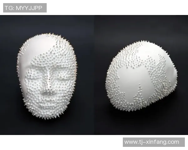 足球明星陶瓷雕塑艺术展览揭幕展现运动与美的完美结合